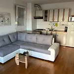 公寓 Sea View Apartment Private Parking Near Beach *
