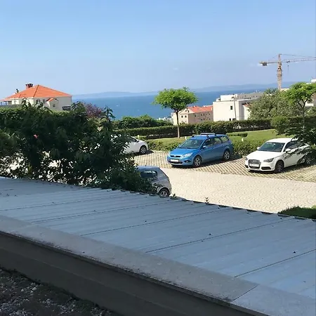 Sea View Private Parking Near *